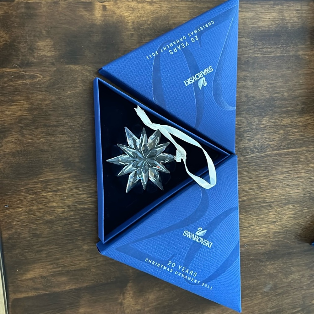 swarovski christmas ornament 2011 (20 Yr Anniversary)